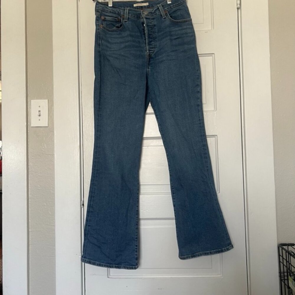 Levi's ribcage boot jeans size 32